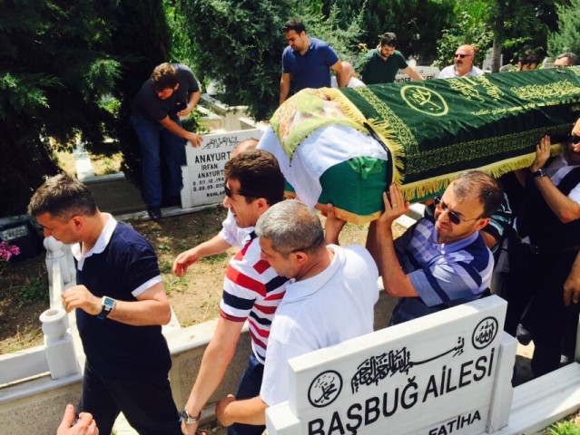 Beyhan Teyze Son Yolculuğuna Uğurlandı