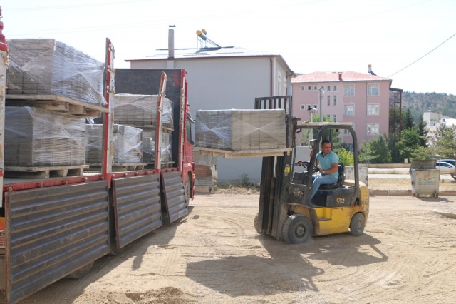 Şiran'da Parke Çalışmaları Devam Ediyor