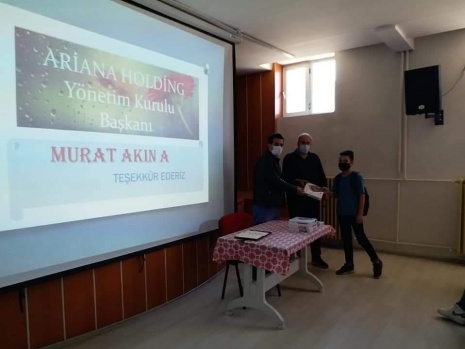 Akın’dan Eğitime Tablet Desteği