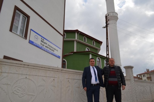 Akın’dan Eğitime Tablet Desteği