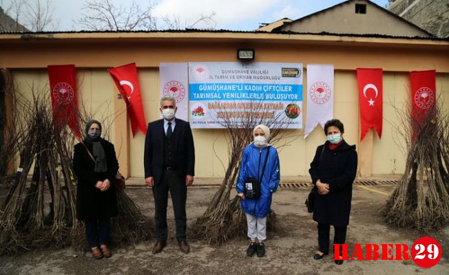 Gümüşhane’de Kadın Çiftçilere Dikensiz Kuşburnu Fidanı Dağıtıldı