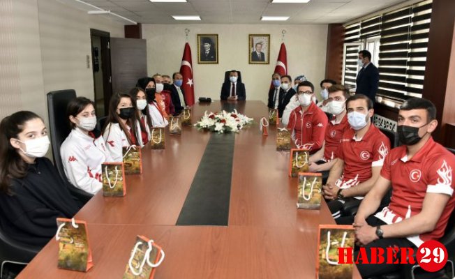 Milli Sporculardan Vali Taşbilek’e Ziyaret