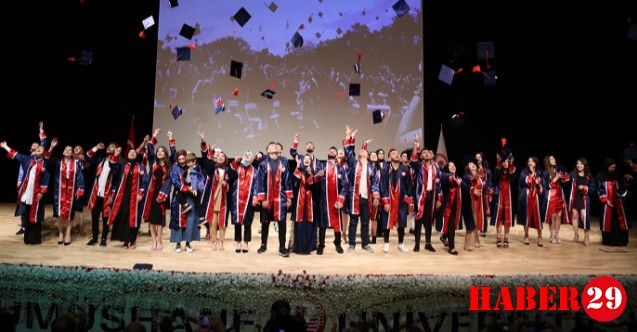 GÜ’de 14. Mezuniyet Töreni Coşkulu Şekilde Kutlandı