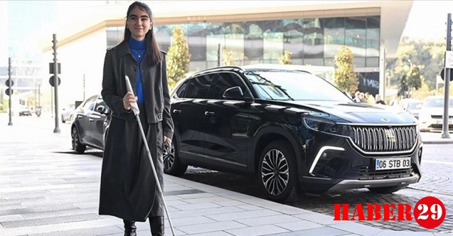 Görme engelli genç girişimci Zülal Tannur, geliştirdiği teknolojiyle Togg'un gözleri oldu