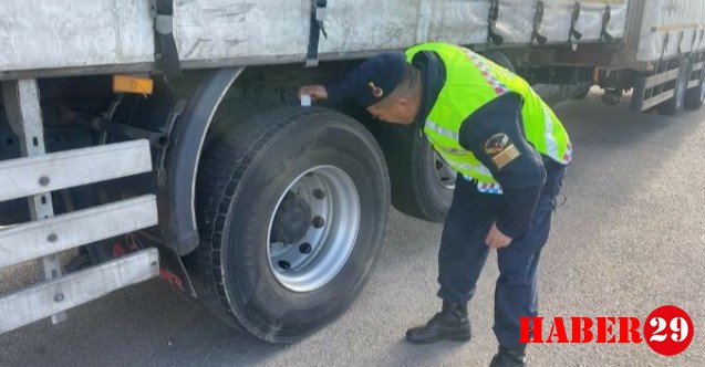 Gümüşhane'de kış lastiği denetimi yapıldı