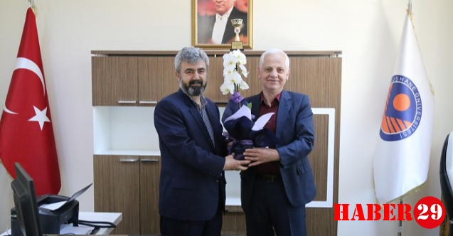 Edebiyat Fakültesi’nde bayrak değişimi
