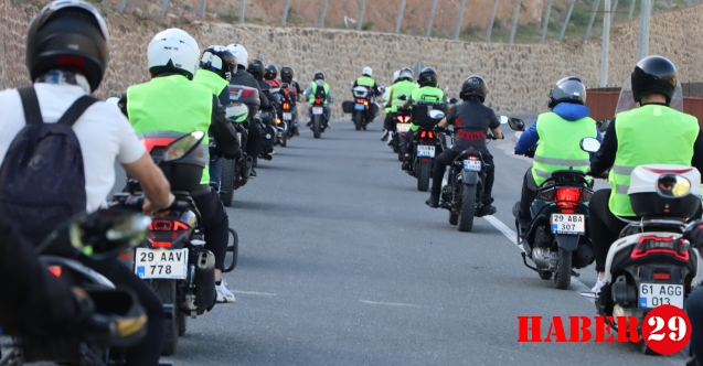 Gümüşhane Jandarma Komutanlığı'ndan Motosiklet Sürücülerine Güvenli Sürüş Eğitimi