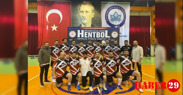 Gümüşhane Üniversitesi Hentbol Takımı Süper Lig'de Bir Kez Daha Zirvede!
