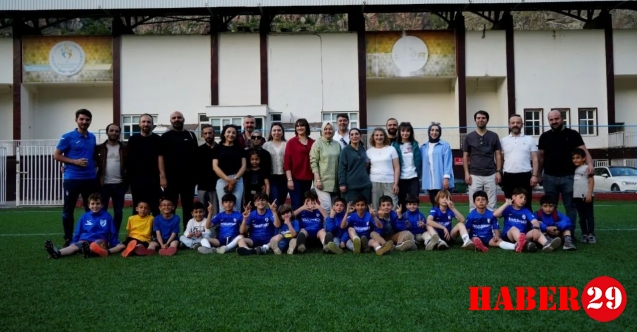 Gümüşhane’de tribünlere anne eli değiyor