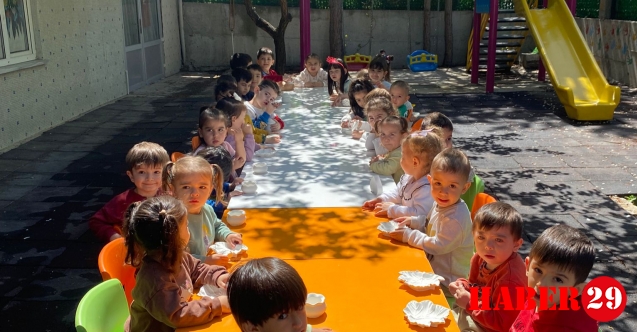 Özel Nagehan Gündüz Bakımevi ve Kreşi Miniklerden Anlamlı Anneler Günü Etkinliği