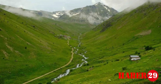 Alpleri Andıran Manzarasıyla Dulağa Yaylası Büyülüyor