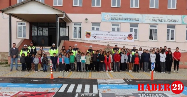 Gümüşhane’de miniklere uygulamalı trafik eğitimi