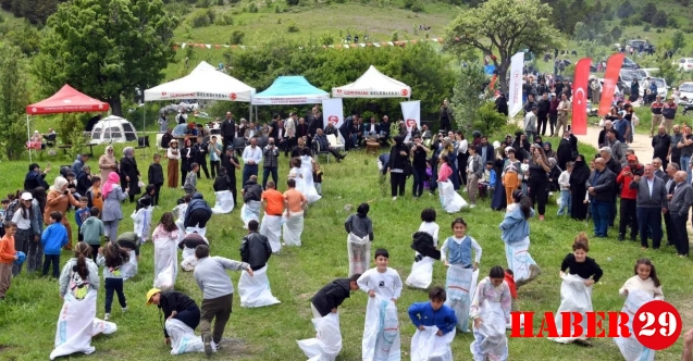 Kov Kalesi eteklerinde şenlik coşkusu