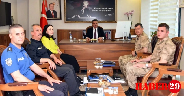 Vali Baruş Kürtün'de incelemelerde bulundu