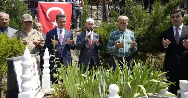 Şehit öğretmen Necmettin Yılmaz şehadetinin 8’inci yılında mezarı başında anıldı