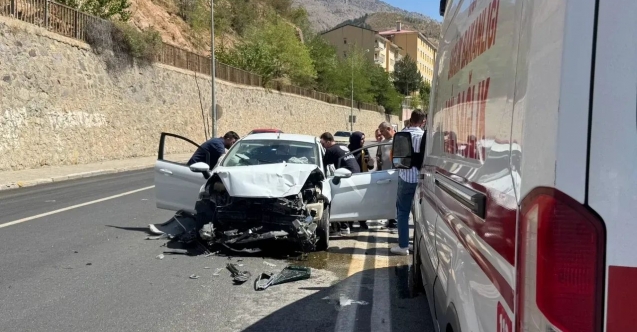 Gümüşhane'de Trafik Kazası: 2 Yaralı