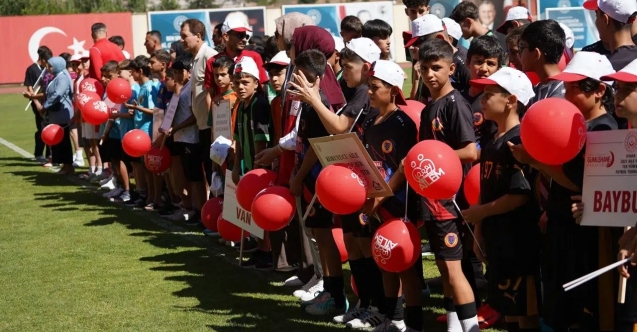 Gümüşhane Tek Yürek Futbol Turnuvası başladı