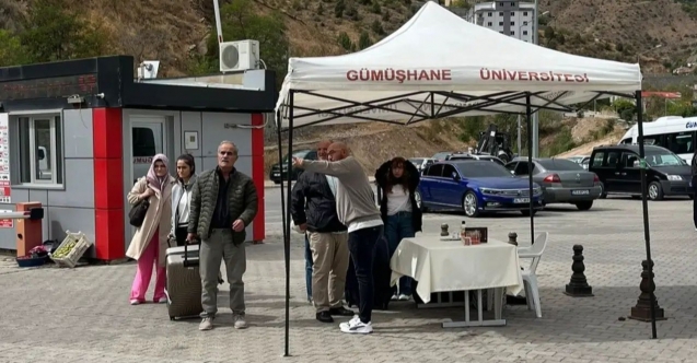 Gümüşhane Üniversitesi Öğrencileri Otogarda Karşılıyor