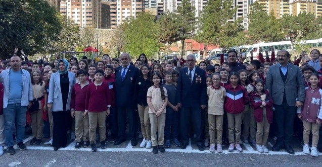 Dumlupınar Ortaokulu’nda “Vatan ve Kahramanlık Buluşmaları”