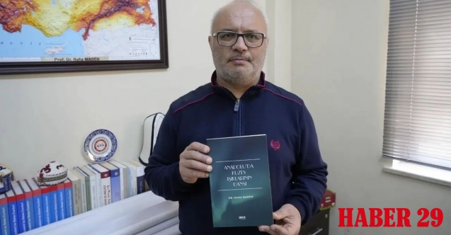 Türkiye’de ilk! Nafiz hoca Anadolu’nun 1700 yıllık kuzey ışıkları tarihini kitaplaştırdı