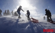 Kar Hasreti Çeken Oraya Koştu: Zigana’da Adım Atacak Yer Kalmadı!