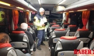 Yolcu Sandıkları Kişi "Jandarma" Çıktı! Gümüşhane’de otobüslerde habersiz denetim