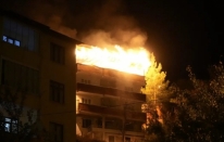 Gümüşhane’de 4 katlı binada çıkan yangın paniğe neden oldu