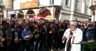 Baba Şahin, Defnedildi