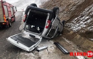 Pöske dağında virajı alamayan araç devrildi: 1’i ağır, 5 yaralı