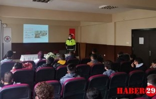 Emniyet Müdürlüğü Okullarda Trafik Seminerlerine Devam Ediyor