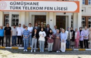 Türk Telekom Fen Lisesinin gururlarına plaket