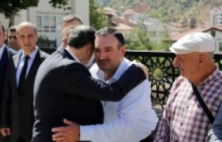 Vali Taşbilek gözyaşlarıyla uğurlandı