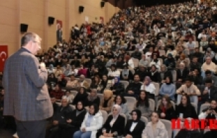 Hayati İnanç'ın "Hayata Şiirden Bakmak" Söyleşisi Gümüşhane'de İzdihama Neden Oldu