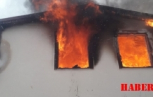 Gümüşhane'de Köy Konağı Alev Alev Yandı!