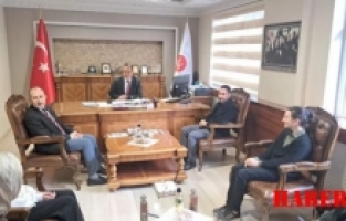 Öğrenciler, şiiri en güzel okuyan olmak için yarıştı