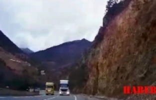 Gümüşhane-Kürtün yolunda facia sürücünün dikkati sayesinde atlatıldı