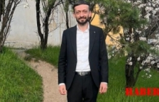 Muhtar Ataman İlk Maaşını Lösemili Çocuklara Bağışladı