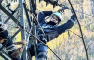 Tanınmış Belgeselcinin Gümüşhane Macerası Bu Akşam Yayında; Reshad, Yüksek Gerilimde