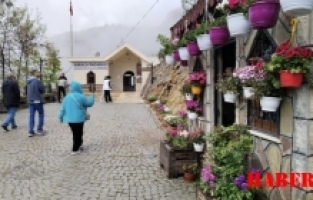 Karaca Mağarası'nda Hafta Sonu Yoğunluğu