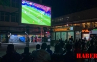 Gümüşhane'de Milli Maç Coşkusu Dev Ekranda Yaşandı!