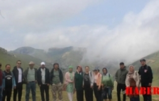 Gümüşhane İzcilik Doğa Spor Kulübü Uğurtaşı Köyü'nde Doğa Yürüyüşü ve Karaca Mağarası Ziyaretini Gerçekleştirdi