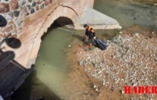 Belediyeden Harşit Çayı’nda Temizlik Çalışması