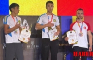 İddia uğruna başladığı bilek güreşinde dünya üçüncüsü oldu