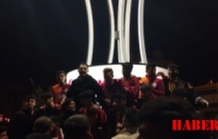 Gümüşhaneli Galatasaraylı  Taraftarlar Derbi Zaferini Kutladı