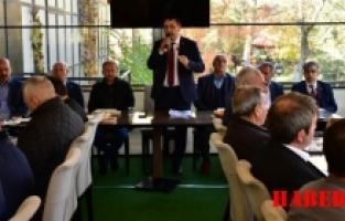 Başkan Başer, Mahalle ve Köy Muhtarları ile Bir Araya Geldi: İkametgah Çağrısı Yenilendi