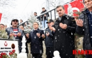 Şehit Öğretmen Necmettin Yılmaz, 24 Kasım Öğretmenler Günü'nde kabri başında anıldı