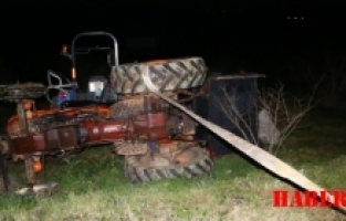 Gümüşhaneli Çift Devrilen Traktörün Altında Kaldı