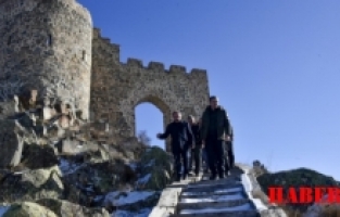 Vali Baruş, Gümüşhane’nin tarihi kalelerini inceledi