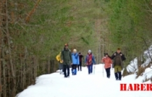Gümüşhaneli Sporcular Karla Kaplı Zigana Dağlarının Misafiri Oldular; Eşsiz Manzarada 14 Kilometre