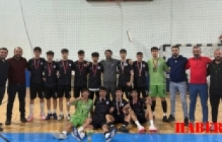 Gümüşhane Spor Lisesi Futsal’da namağlup şampiyon oldu